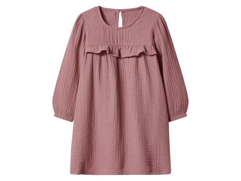 Roze kinderjurk met lange mouwen en ruches.