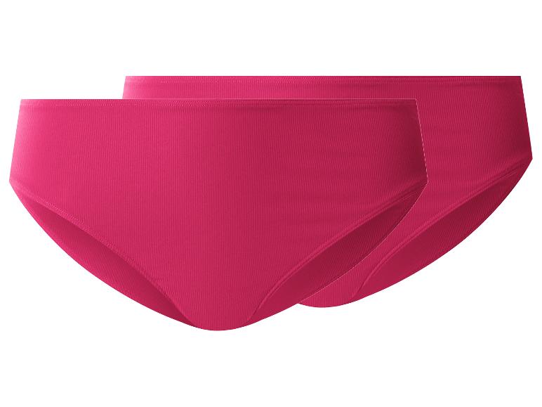 Twee roze damesonderbroeken met geribbelde stof