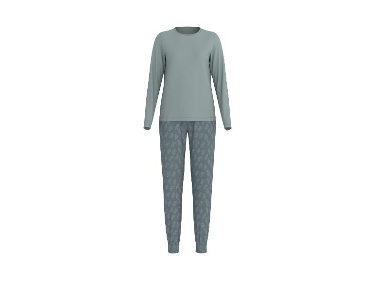 Groen shirt met lange mouwen en groene pyjamabroek met patroon.