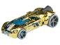 Een gouden Hot Wheels auto met blauwe accenten.