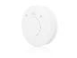 Witte rookmelder met een 'TEST/HUSH'-knop en installatie-instructies.