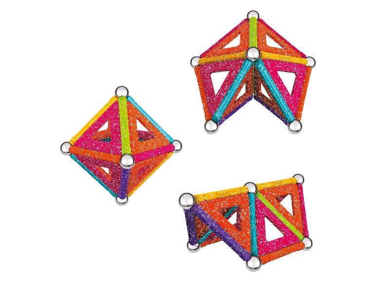 Drie kleurrijke magnetische bouwfiguren met staven en ballen