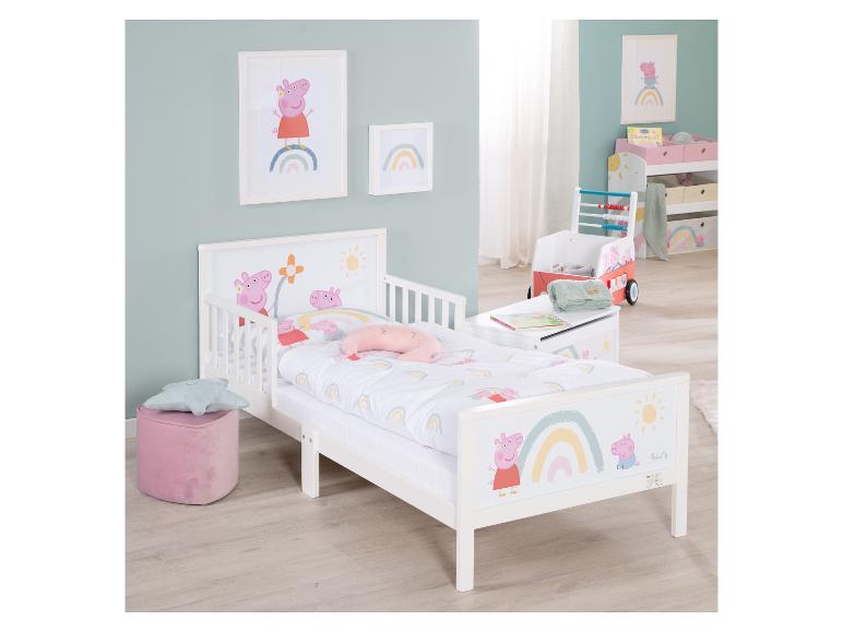 Peppa Pig kinderbed met regenboog- en Peppa Pig-motieven in een kinderkamer.