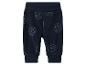 Donkerblauwe baby joggingbroek met lichtblauwe bloemenprint