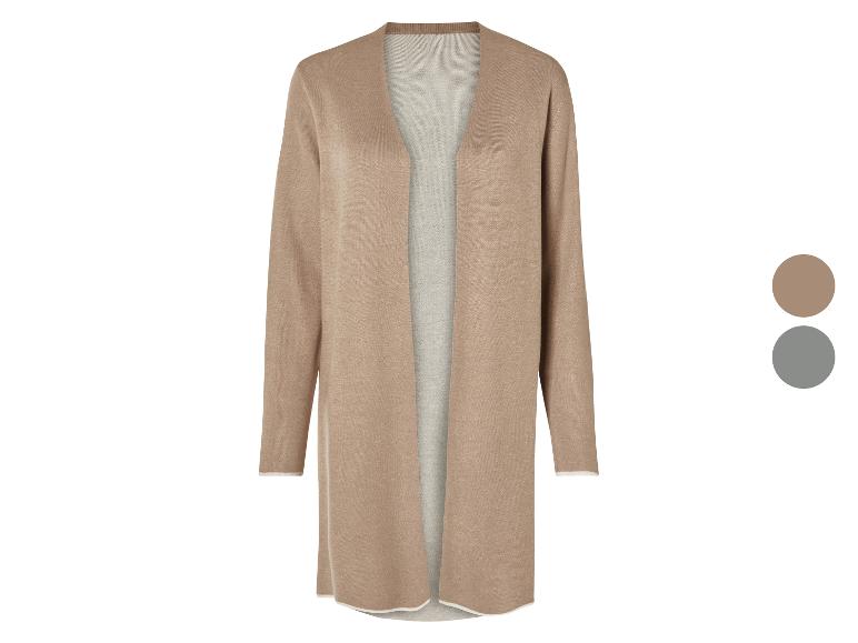Lange damescardigan in twee kleuren.