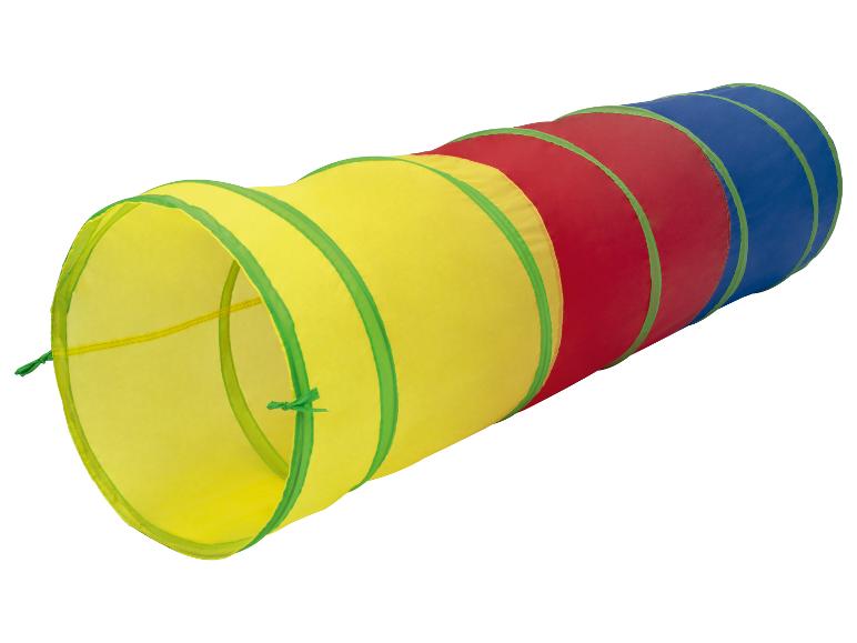 Een gele, rode en blauwe speelgoedtunnel voor kinderen.