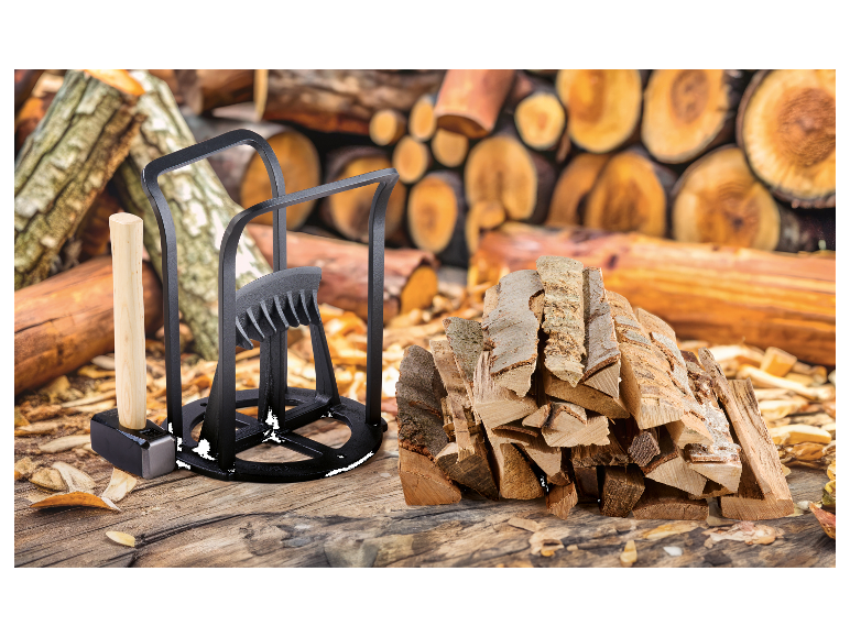 Hout hakken met een hamer en een speciale houder.