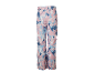 Skibroek met abstract patroon in roze, blauw en wit.