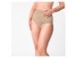 Vrouw in beige high-waist slip, hand op de buik.