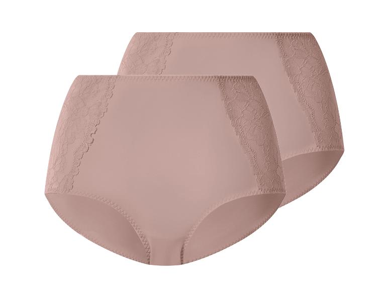 Twee paar lichtroze damesonderbroeken met hoge taille en kanten details.