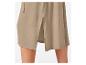 Beige rok met split aan de zijkant.