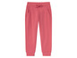 Een roze joggingbroek voor dames.