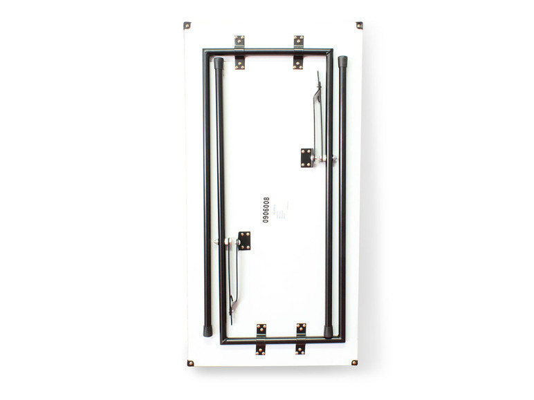 Een witte opklaptafel met zwarte poten.