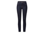 Donkerblauwe skinny jeans voor dames.