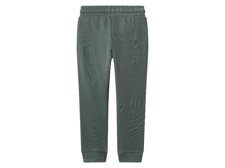 Eenvoudige groene joggingbroek met elastische tailleband en boorden.