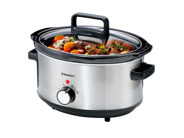 Roestvrijstalen slowcooker met vleesstoofpot en groenten