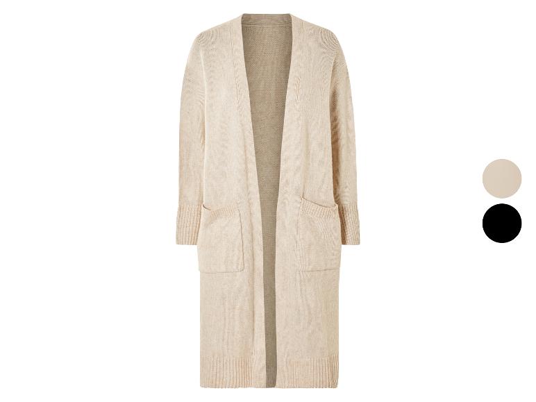 Een beige gebreide cardigan met lange mouwen.