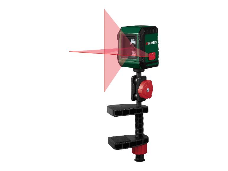 Groene laserwaterpas met rode kruislijnen, gemonteerd op een zwarte klem.