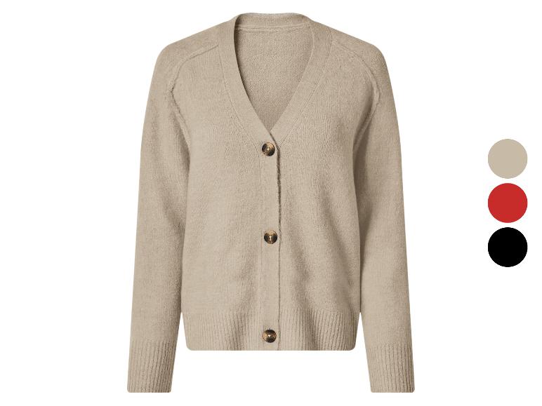 Beige gebreid vest met knopen, verkrijgbaar in drie kleuren.