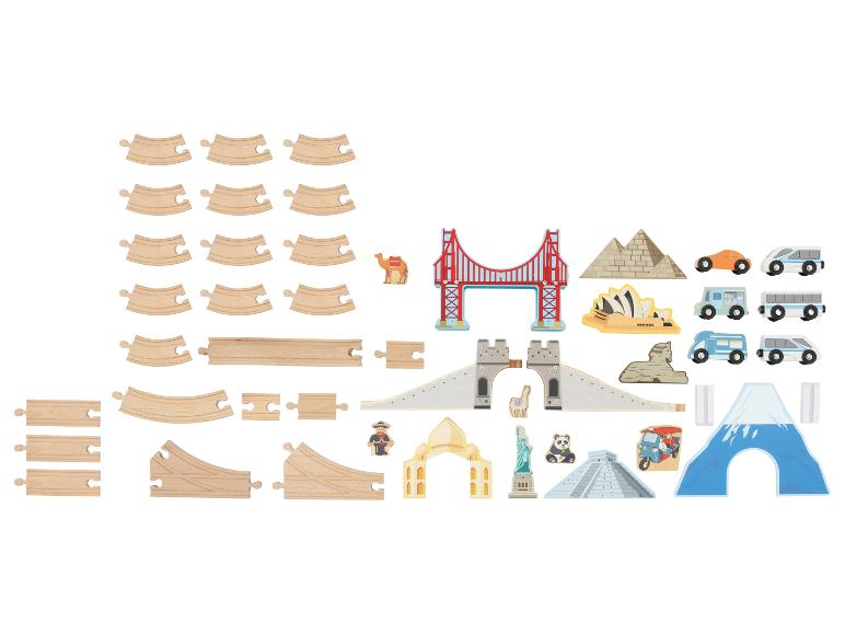 Houten speelgoedset met treinrails, voertuigen en wereldberoemde bezienswaardigheden.