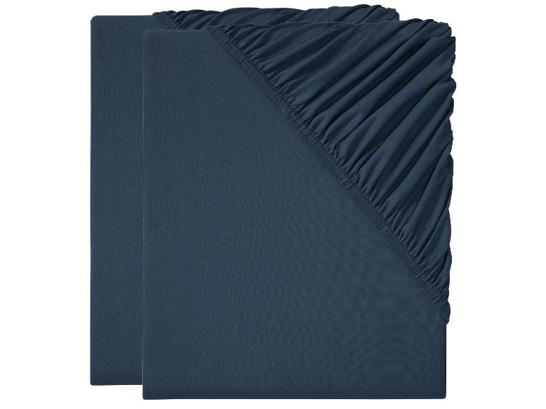 Twee donkerblauwe hoeslakens.