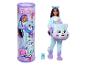 Barbie Cutie Reveal Care Bears pop in een pluche berenpak, met de verpakking.