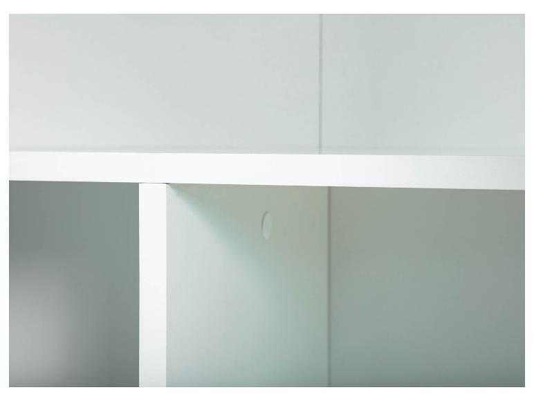 Detail van een modern wit kast.