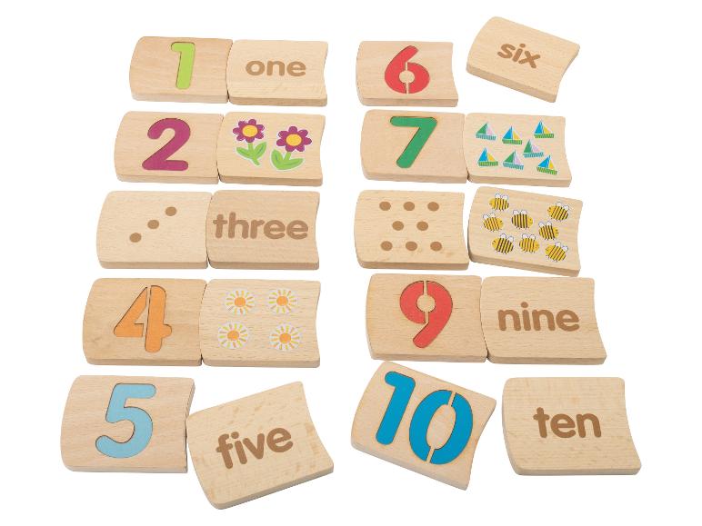 Houten puzzel met cijfers van 1 tot 10 en bijbehorende woorden en afbeeldingen.