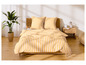 Een bed met gestreepte beddengoed in geel en wit.