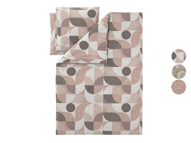 Dekbedovertrek en kussensloop set met geometrisch patroon in roze en grijstinten, met drie designvoorbeelden.