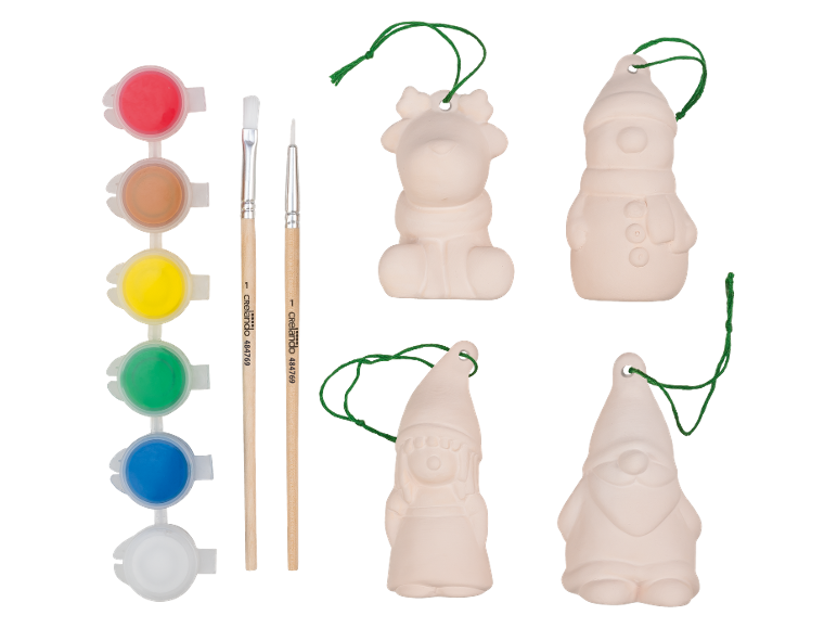 Kerstornamenten schilderset met vier keramische ornamenten, zes verfpotjes en twee penselen.