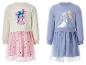 Twee kinderjurken met lange mouwen, één crème met Stitch en Angel, één blauw met Elsa.