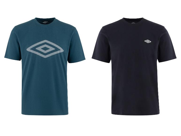 Twee heren T-shirts: één donkerblauw met groot wit logo, één zwart met klein wit logo.