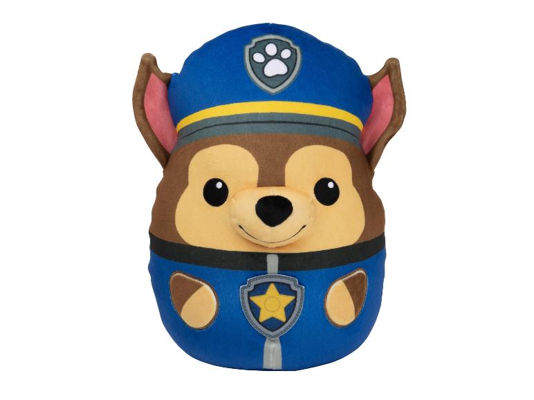 Een Paw Patrol knuffel in de vorm van Chase, de politiehond.