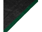 Zwart beschermzeil met groene rand.
