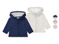 Twee baby-hoodies in blauw en grijs, met knopen.
