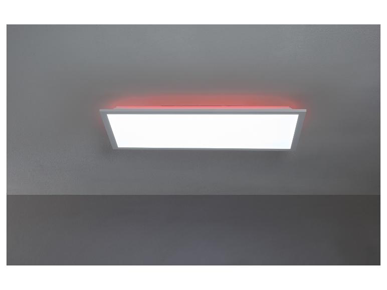 Moderne LED plafondlamp met rode achtergrondverlichting.