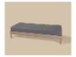 Houten bank met grijs matras op beige achtergrond.