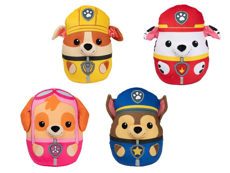 Vier Paw Patrol knuffels in verschillende uniformen.
