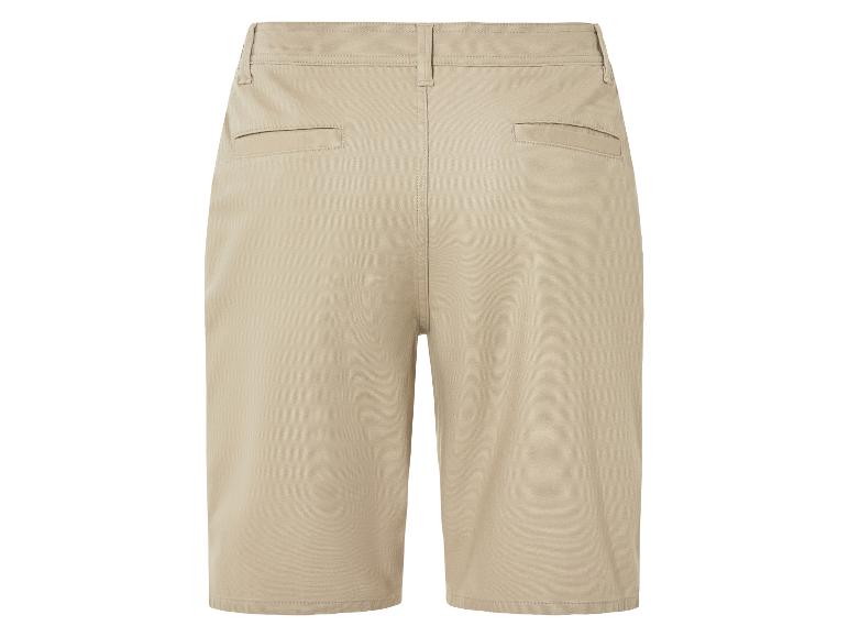 Beige shorts, achterkant.