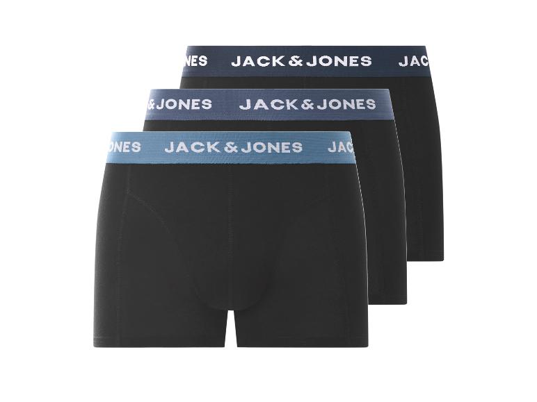 Verpakking van drie zwarte boxershorts met elastische taillebanden in verschillende blauwtinten.