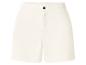 Crèmekleurige dames shorts met elastische tailleband en een zwarte knoop.