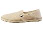 Beige espadrilles van canvas.