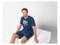 Heren pyjama, donkerblauw t-shirt en short, "Snooze" print.
