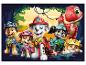Lachende Paw Patrol-puppy's en een rode dinosaurus in een jungle.