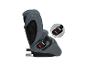 Grijze kinderautostoel met veiligheidsgordel en ISOFIX-bevestigingen.