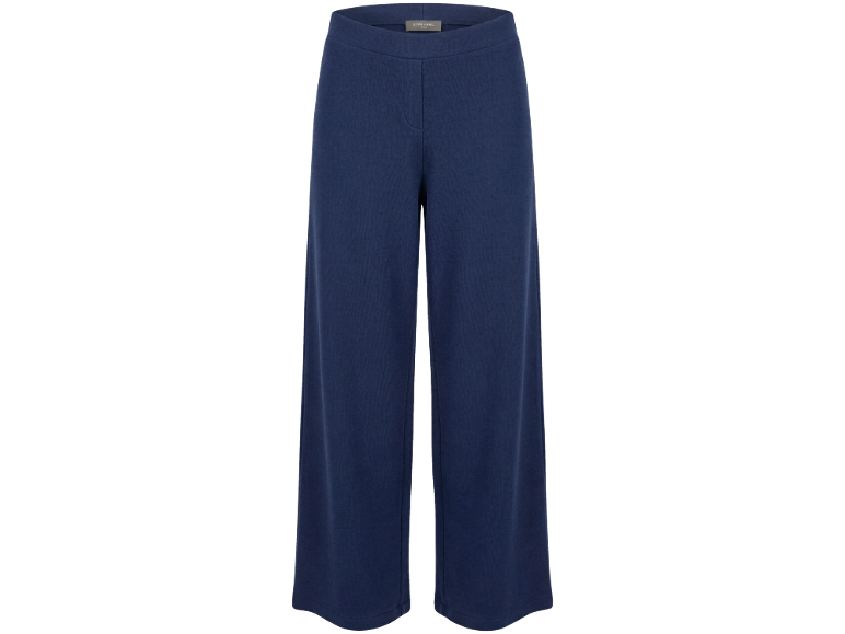 Blauwe damesbroek met wijde pijpen.