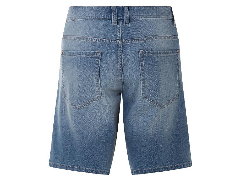 Lichtblauwe denim shorts, achterkant.