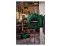 PARKSIDE® persluchtslanghaspel PDST 5 B2 gemonteerd aan een werkplaatswand.