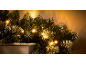 Kerstslinger met warmwitte LED-verlichting en kunstsneeuw